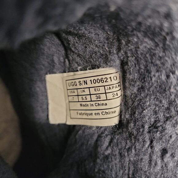 UGG Heart Print Suede Short Boots - Picture 9 of 9